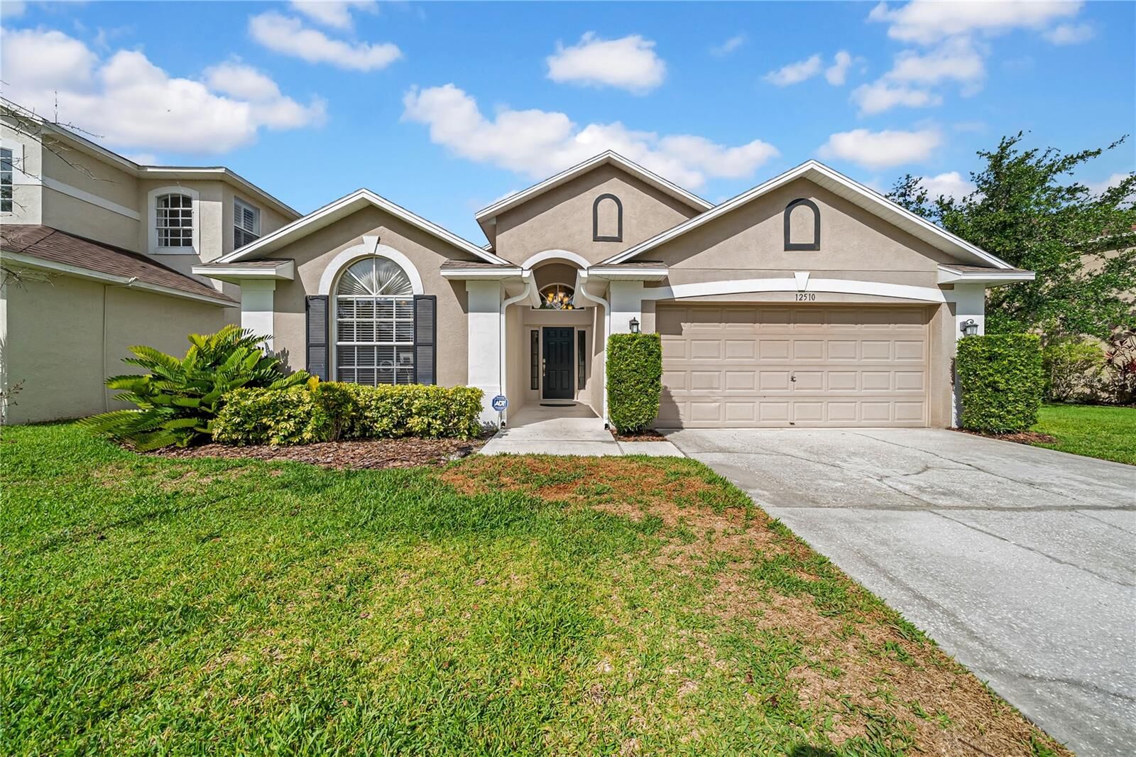 Property Photo:  12510 Loquat Way  FL 33626 