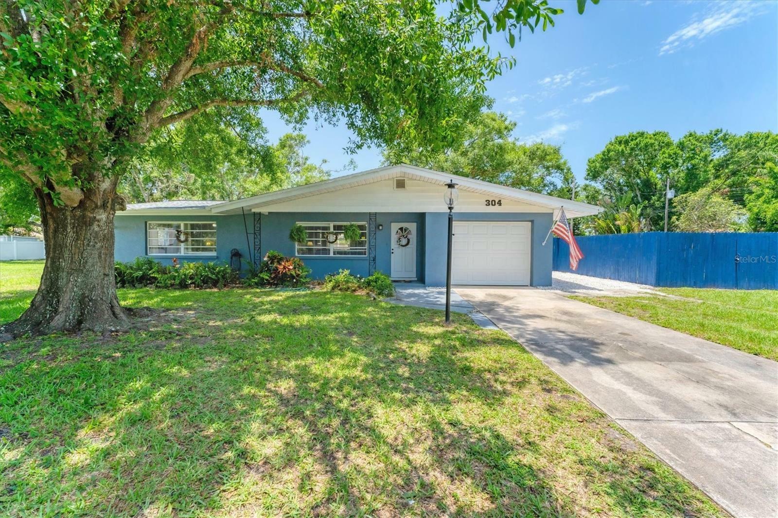 Property Photo: 304 34th Street W FL 34205