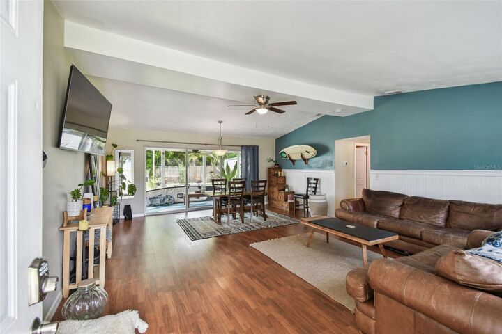 Property Photo: 1707 Cardinal Drive FL 33759