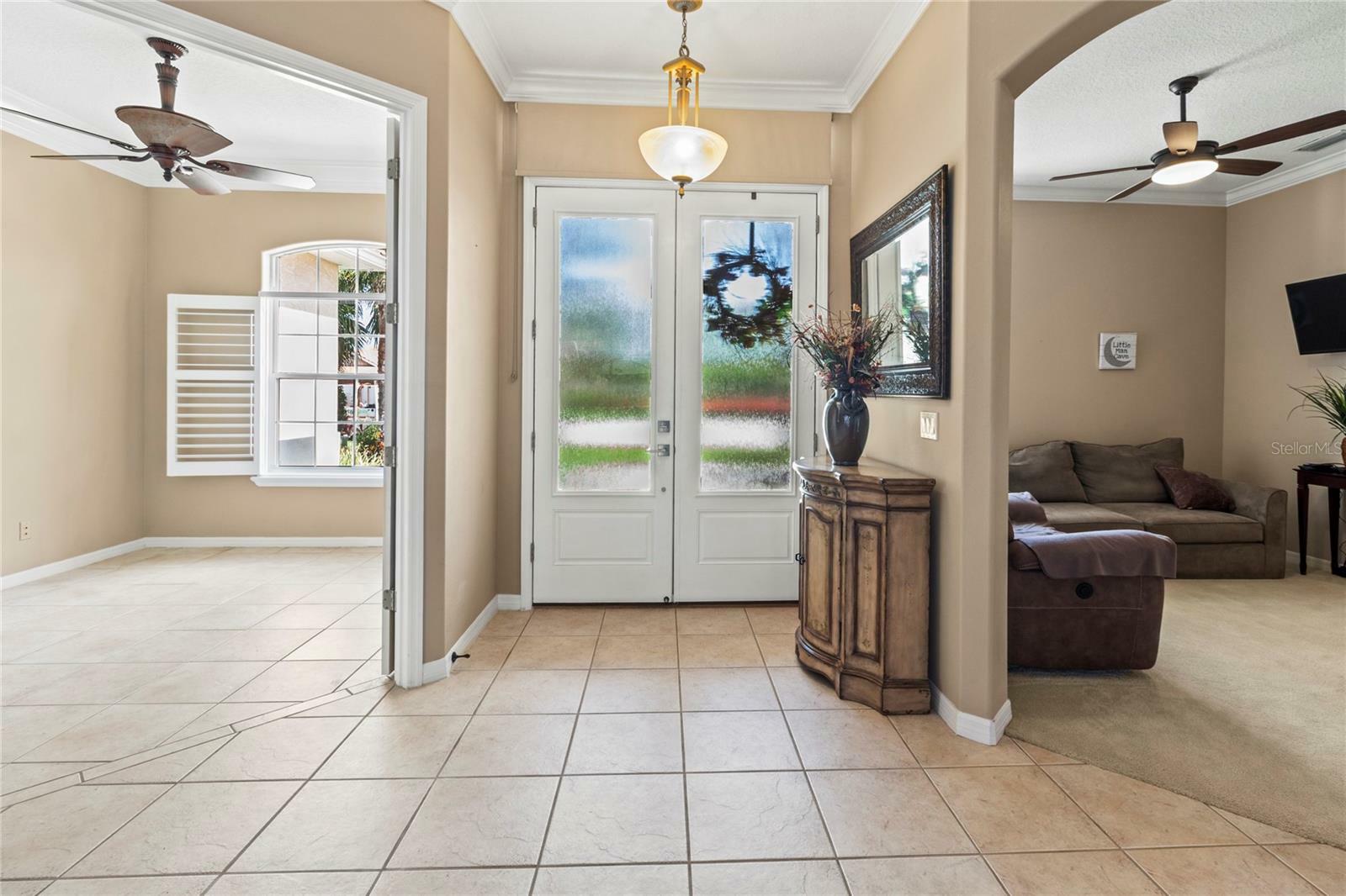 Property Photo: 866 Oak Briar Lane FL 34229