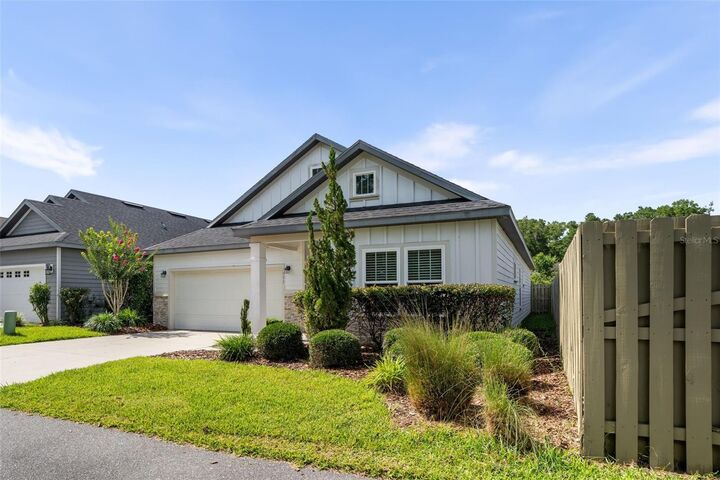 Property Photo: 7993 SW 79th Lane FL 32608