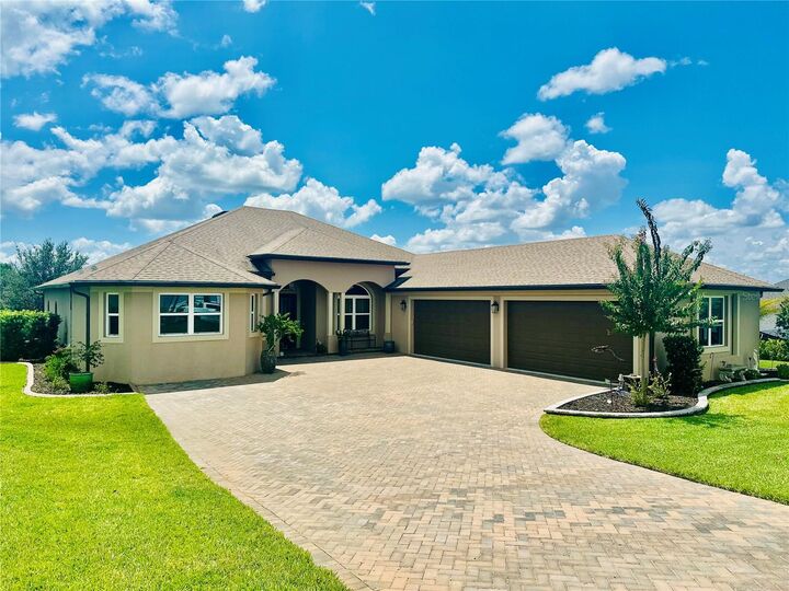 Property Photo: 6008 Apex Way FL 32159