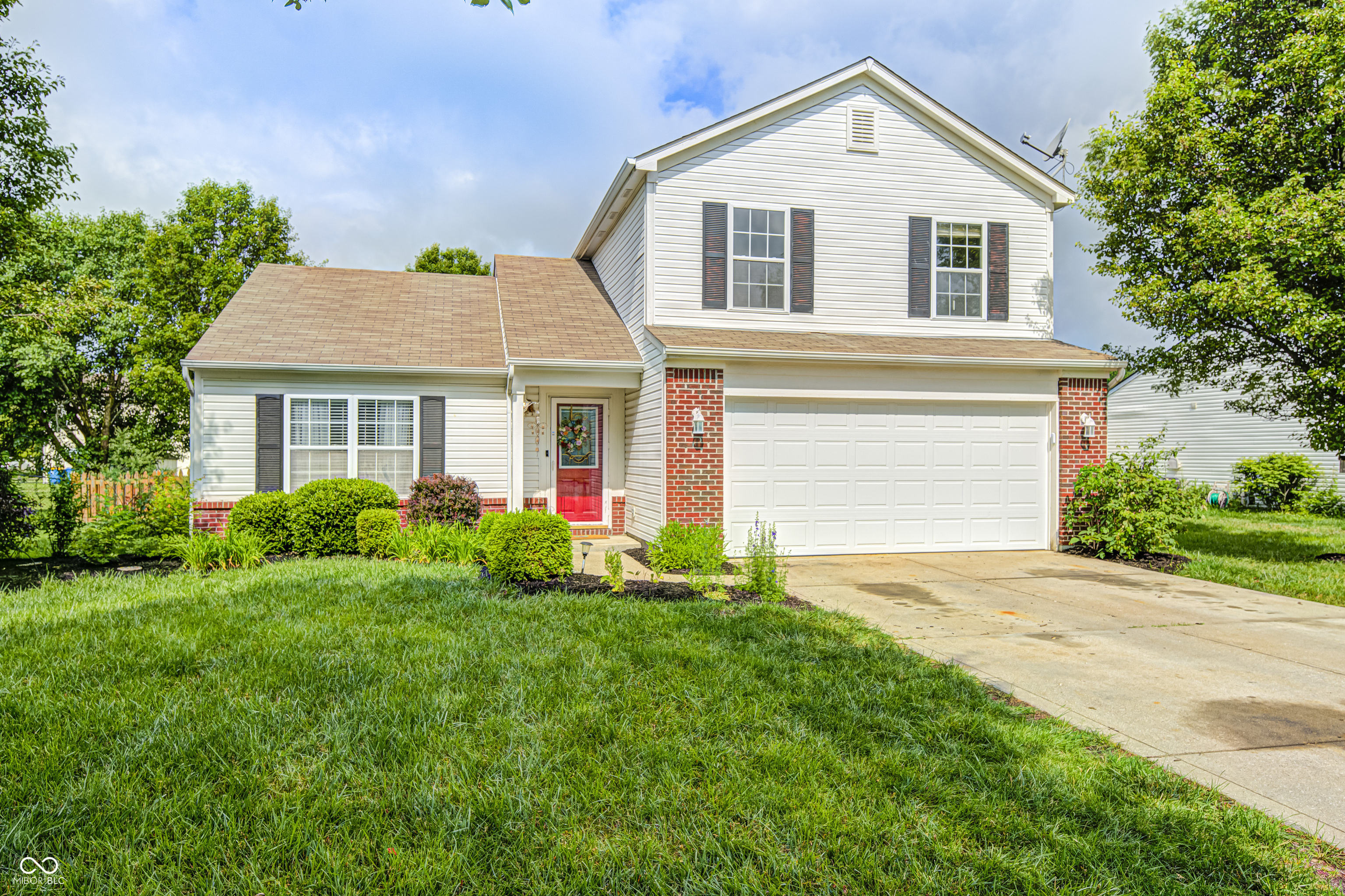 Property Photo: 852 Yellowwood Drive IN 46143