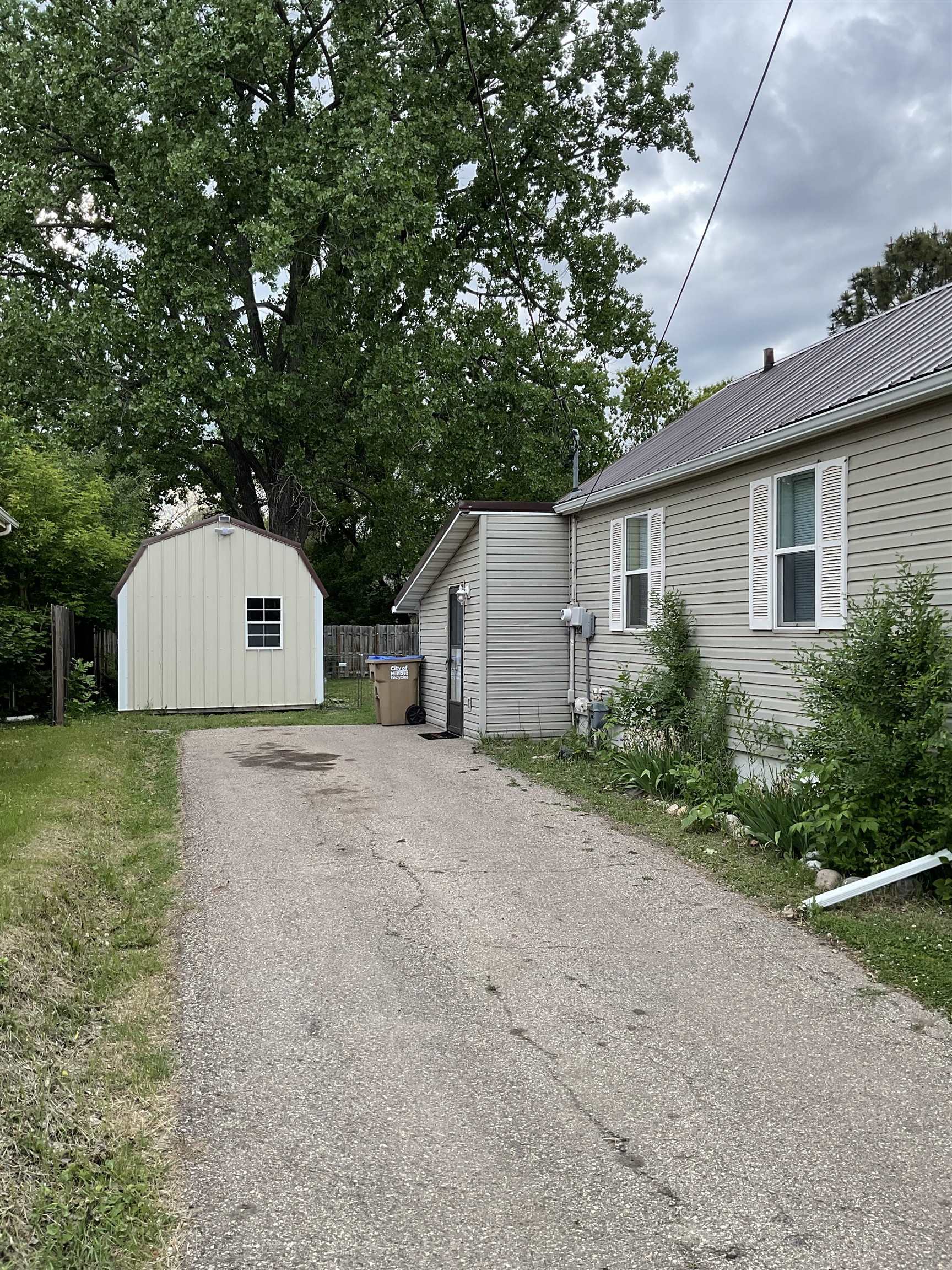 Property Photo: 525 12th St NE ND 58703
