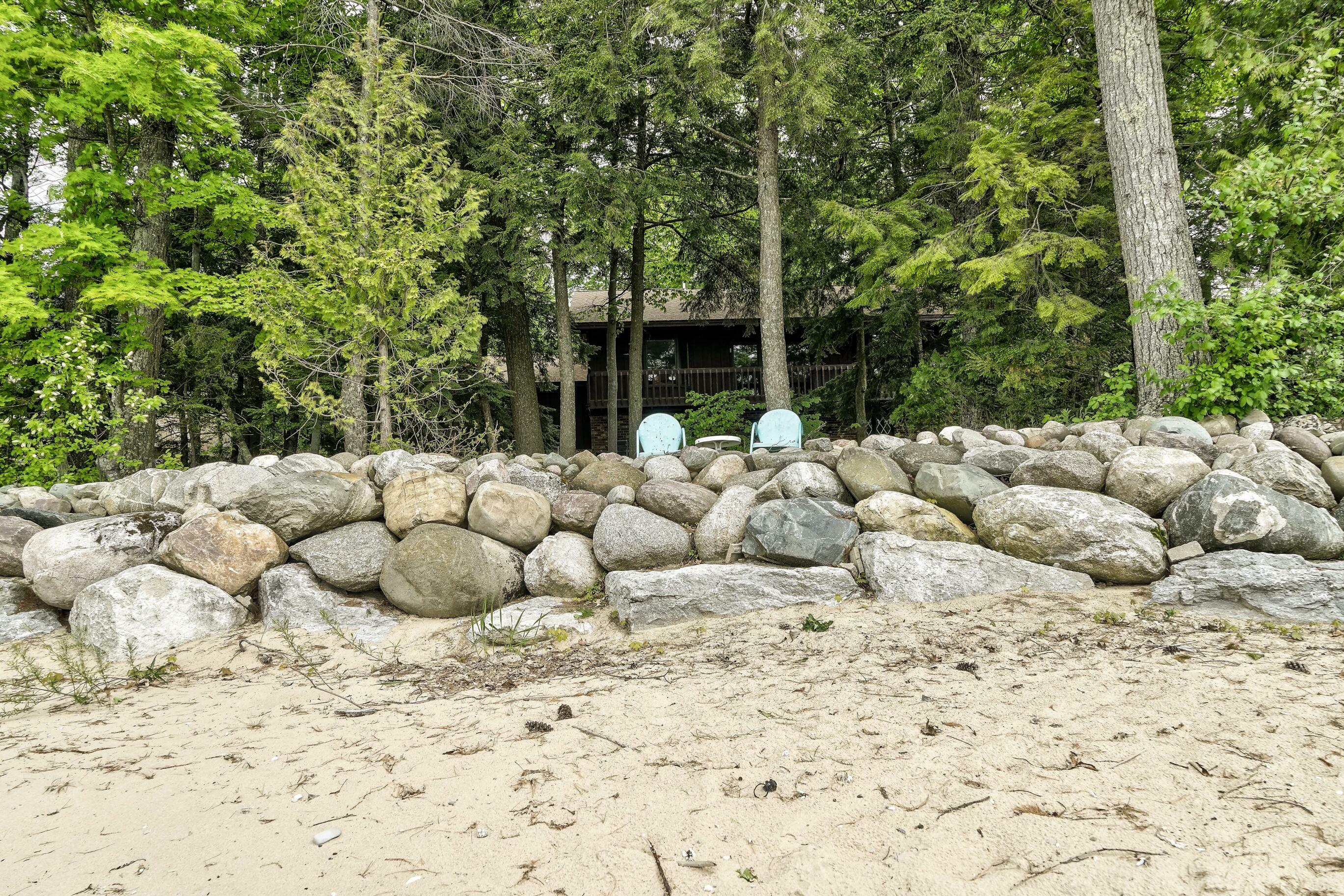 3929 Bay Valley Drive  Williamsburg MI 49690 photo