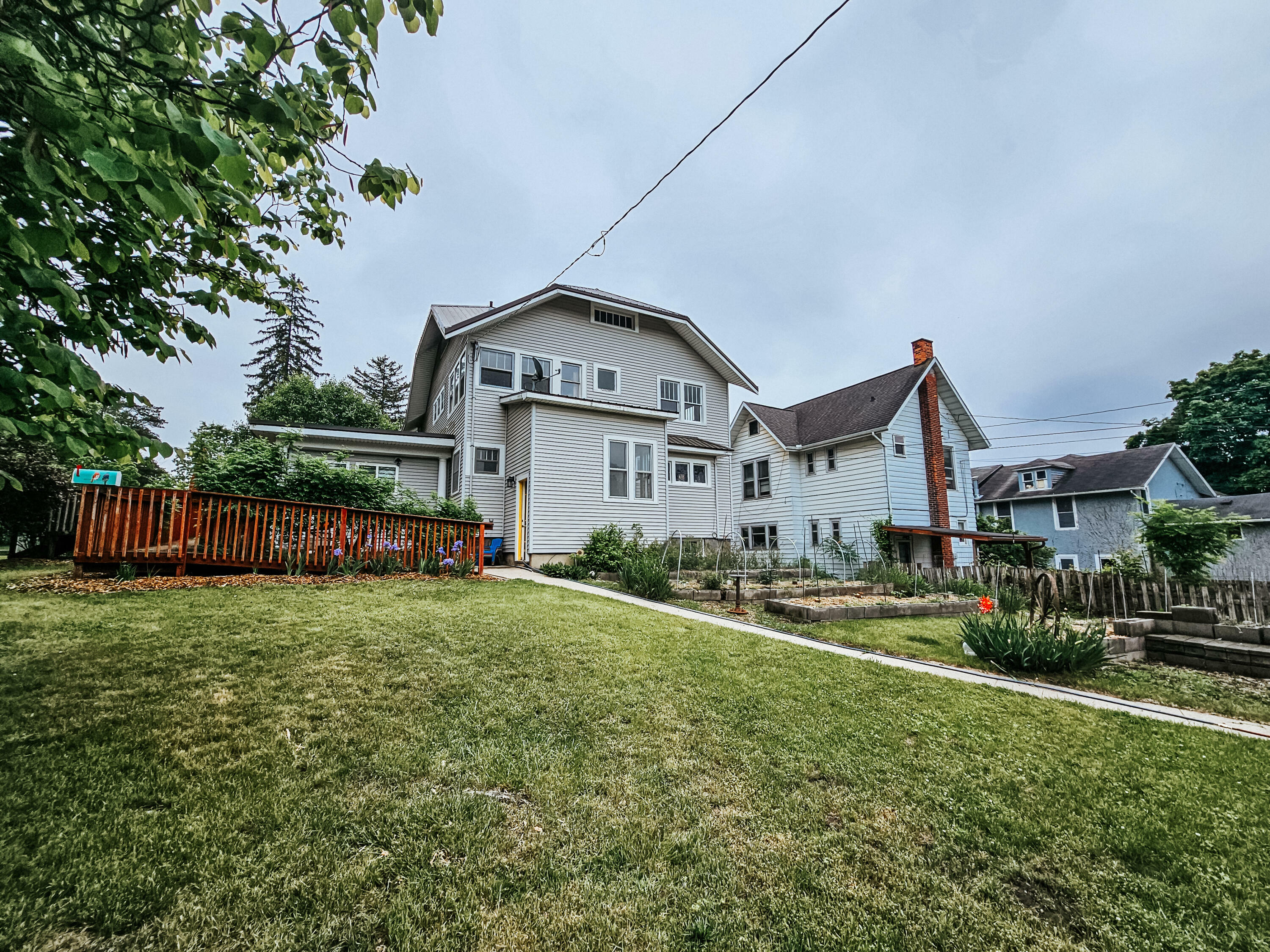 Property Photo:  140 Hillsdale Street  MI 49242 