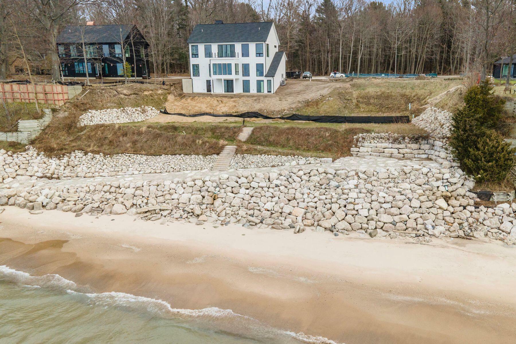 Property Photo:  2578 Lakeshore Drive  MI 49408 