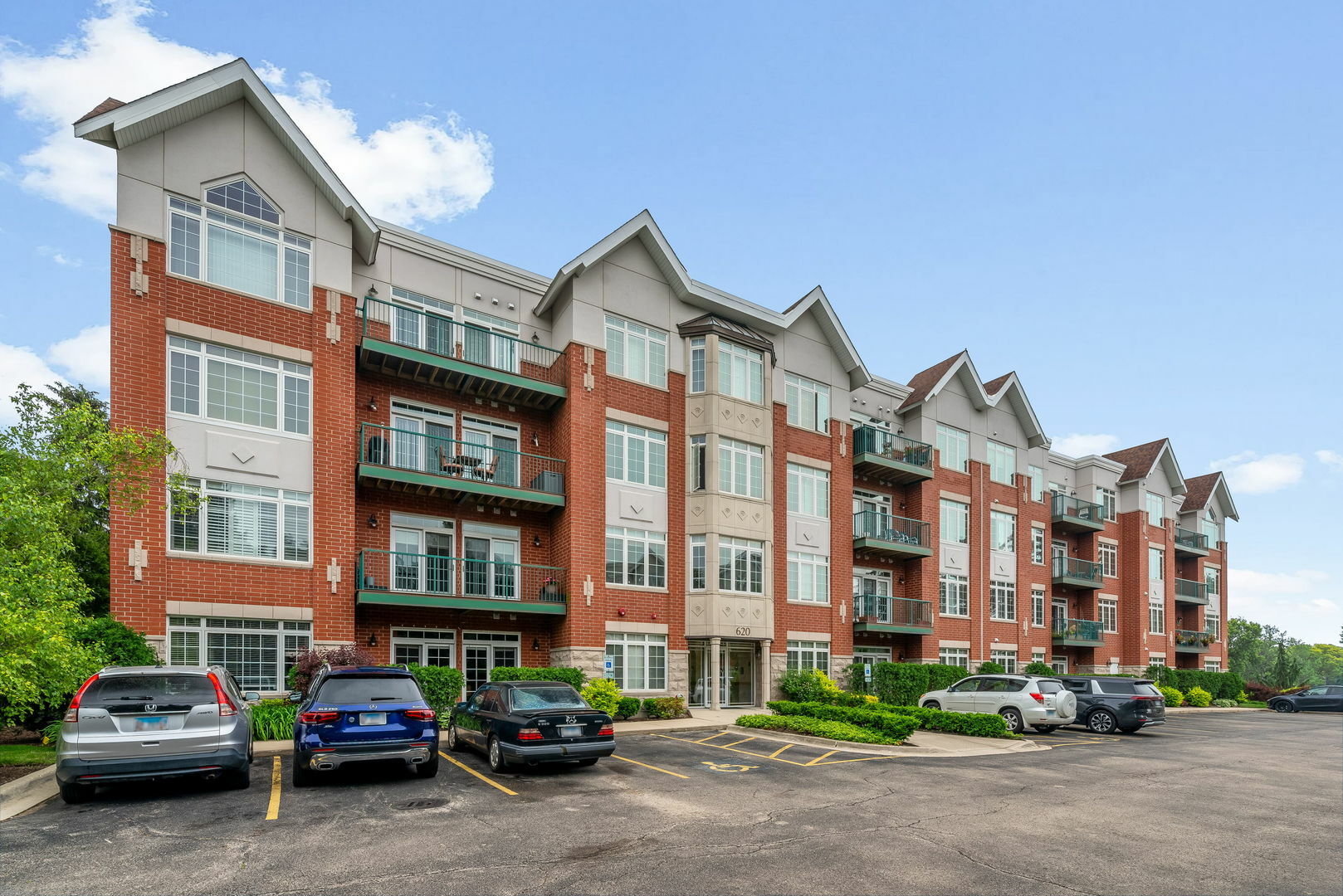 Property Photo: 620 McHenry Road 102 IL 60090