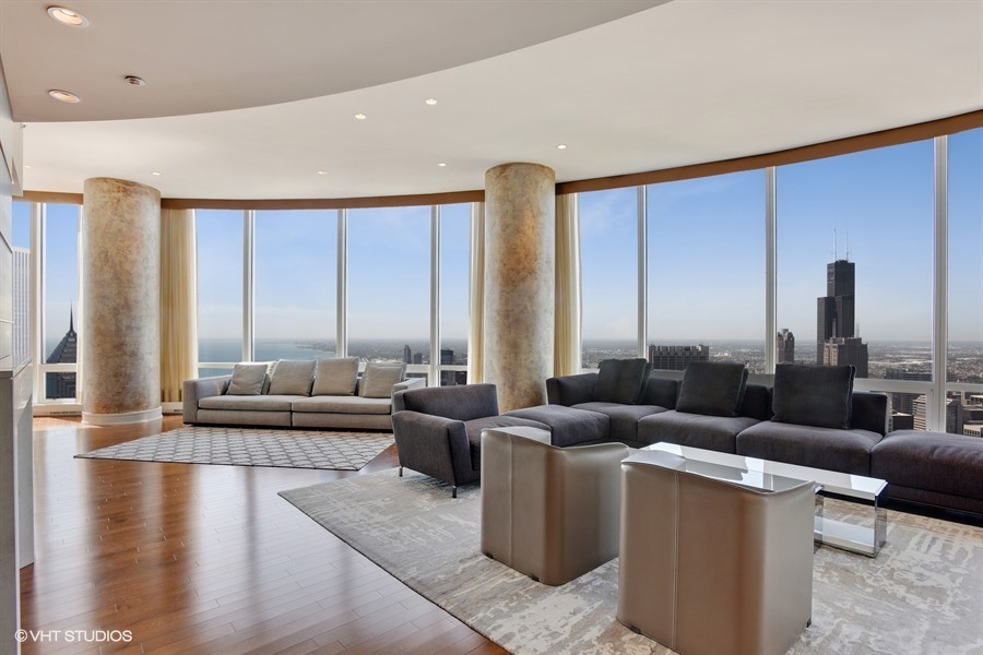 Property Photo: 401 N Wabash Avenue 71E IL 60611