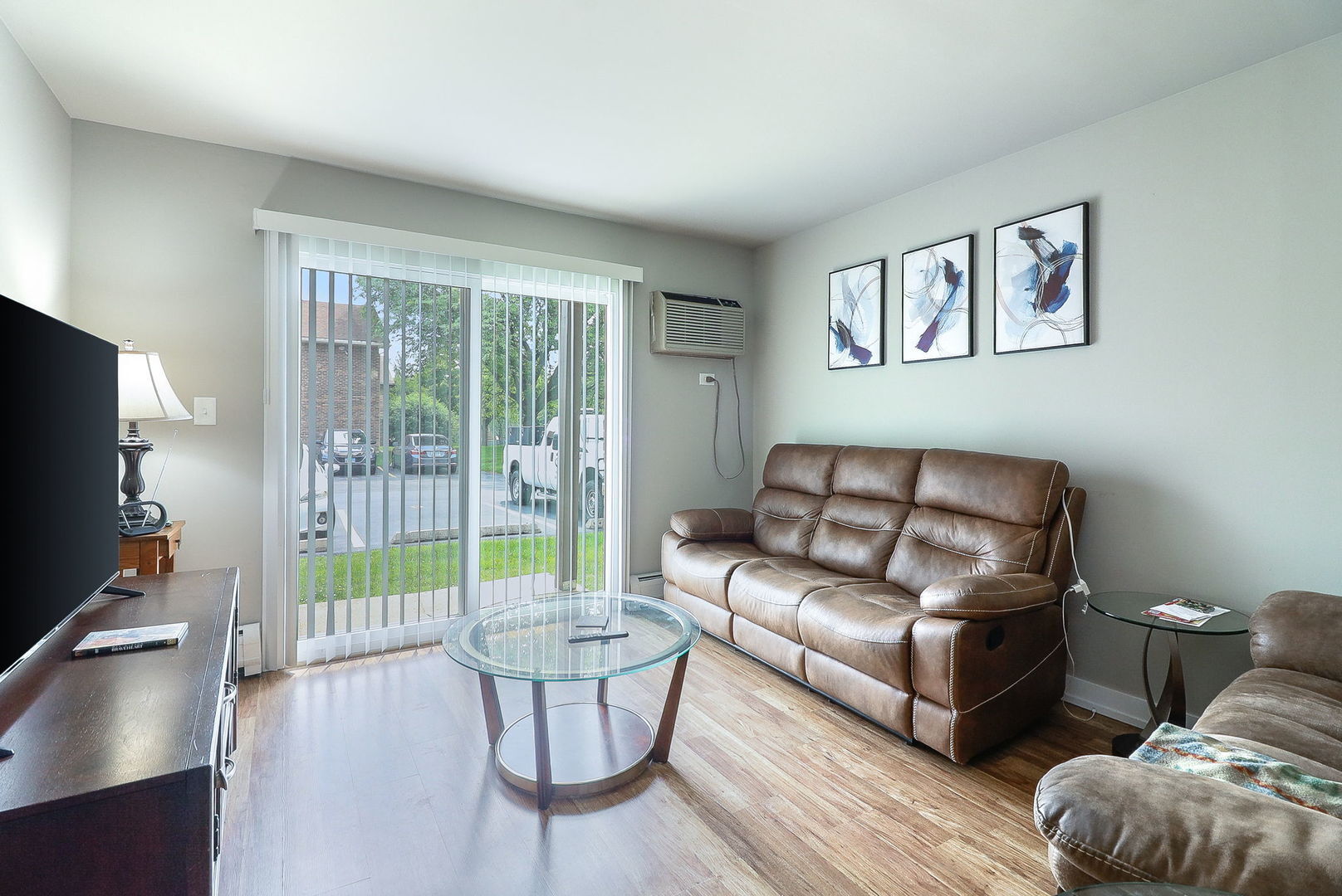 Property Photo: 514 Brookside Drive IL 60559