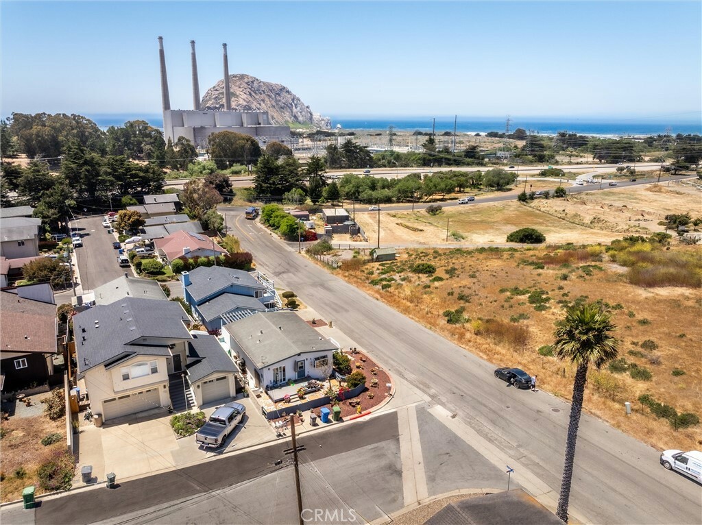 Property Photo:  448 Radcliff Street  CA 93442 