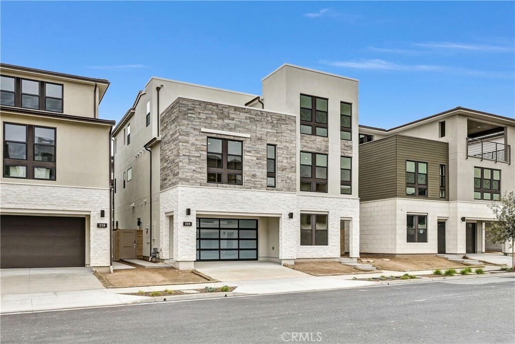 Property Photo: 224 Stage St CA 92618