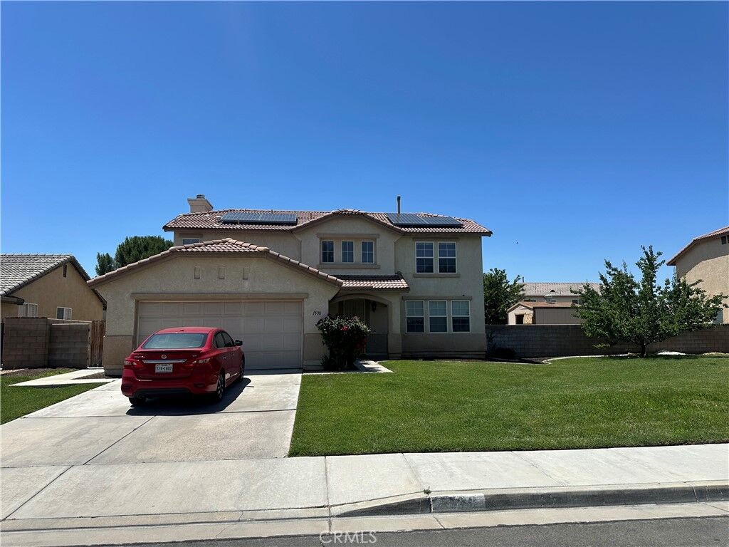 Property Photo:  1538 Regents Street  CA 93534 