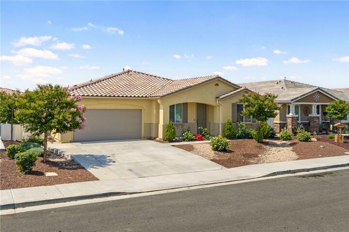 Property Photo: 1372 Bello Place CA 92582