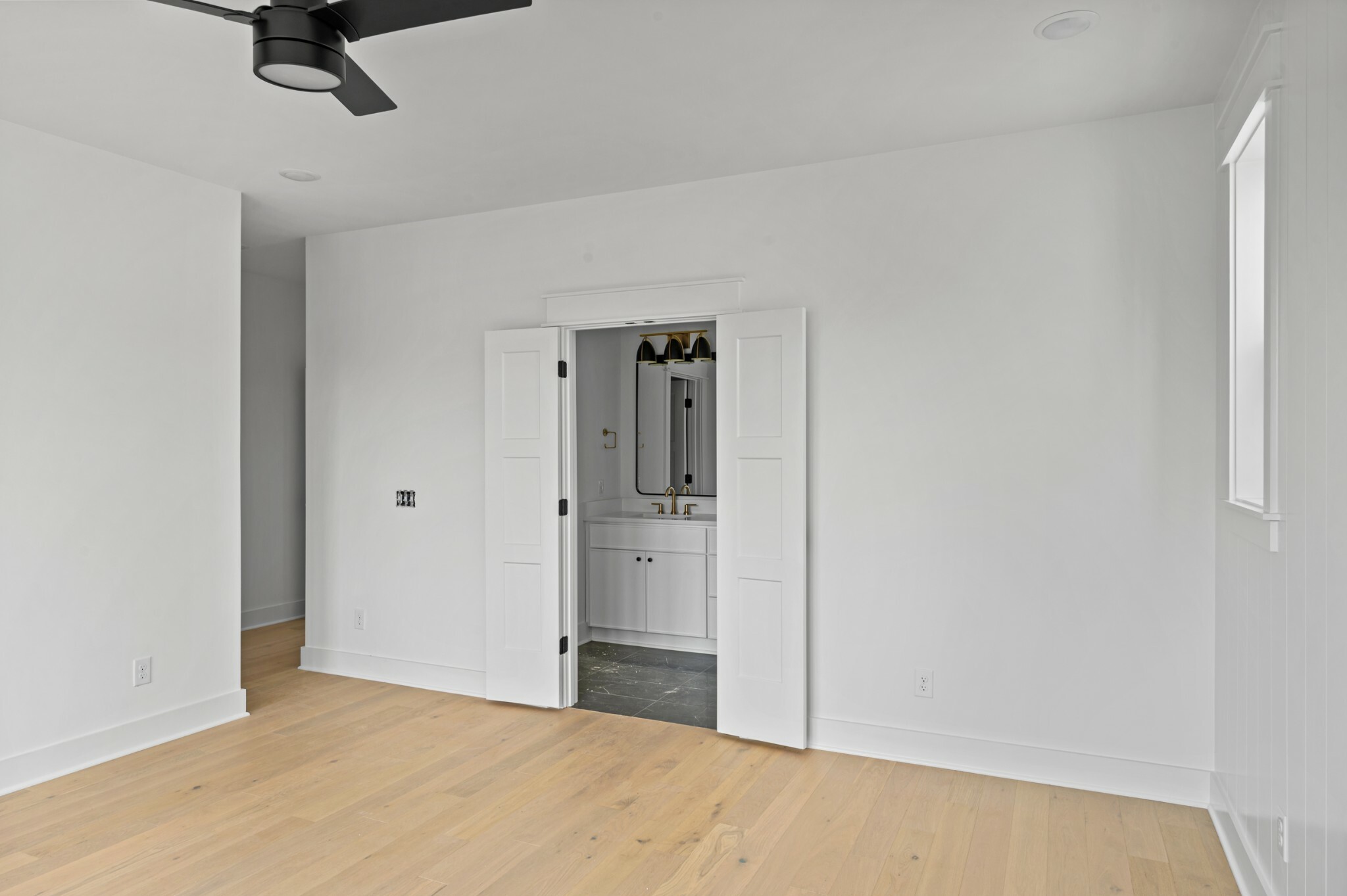 Property Photo: 1712 Carvell Ave TN 37203