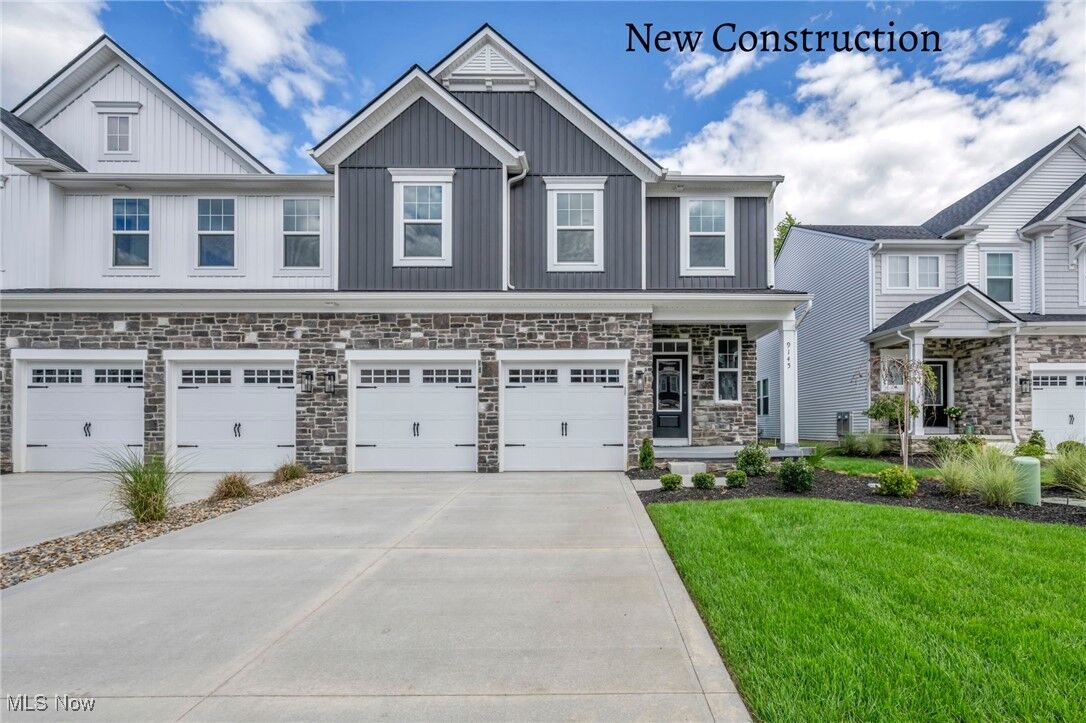 Property Photo: 9145 Ledge View Terrace OH 44147