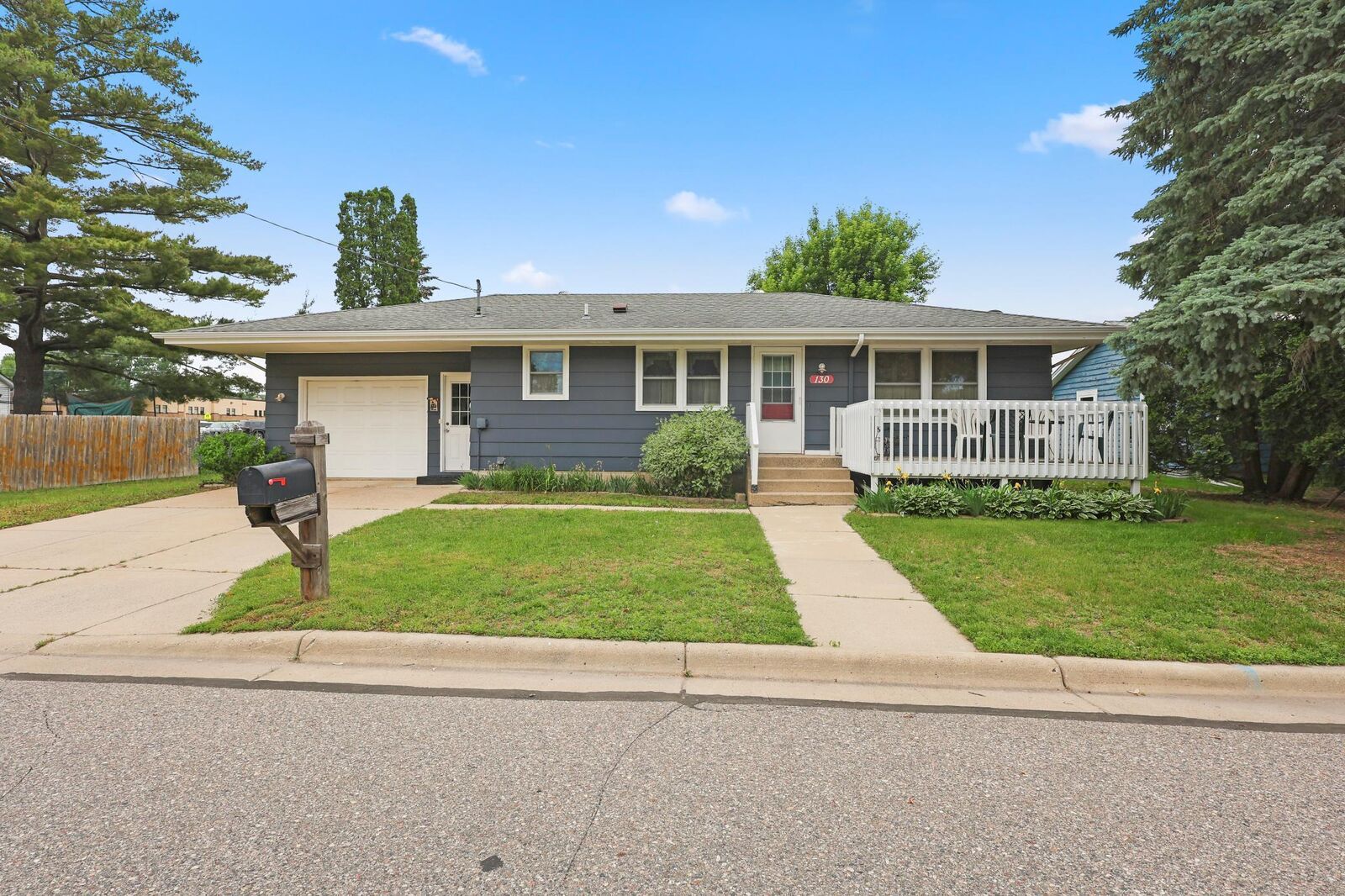 Property Photo: 130 Chestnut Street E MN 55302