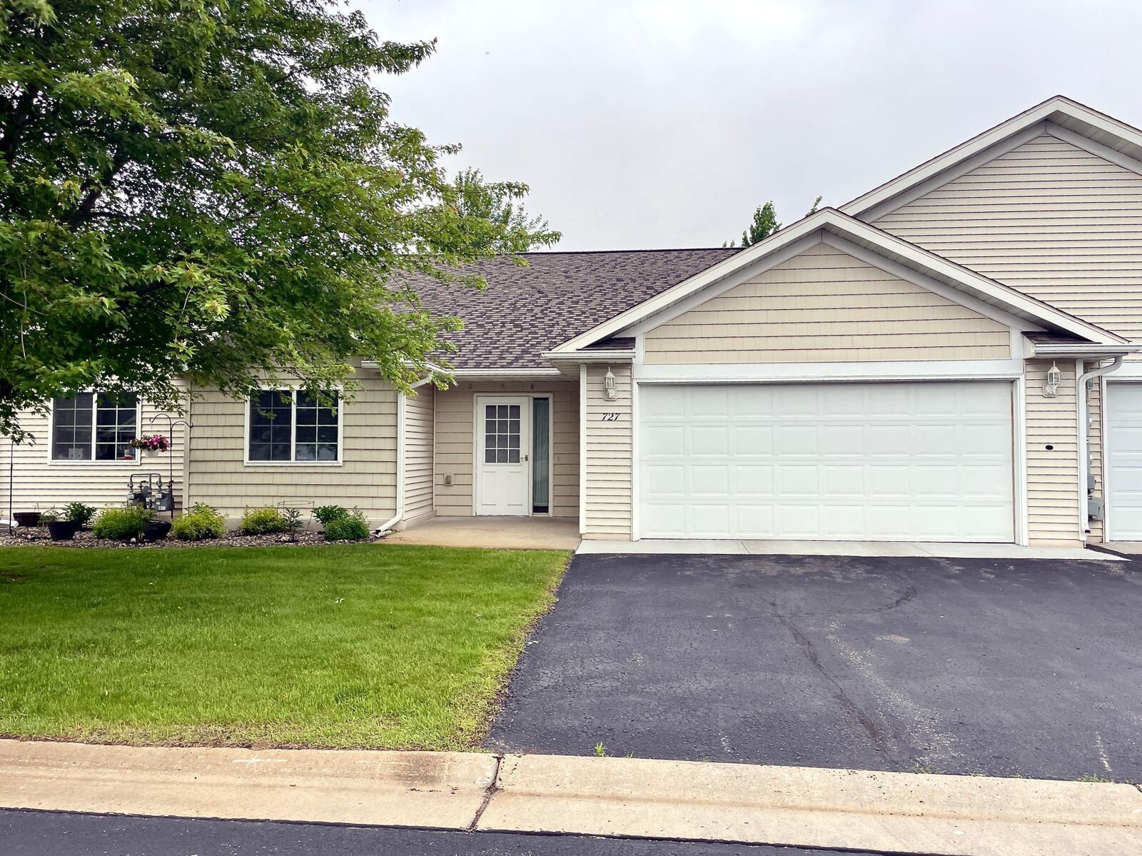 Property Photo:  727 Cloud Street NW  MN 56601 