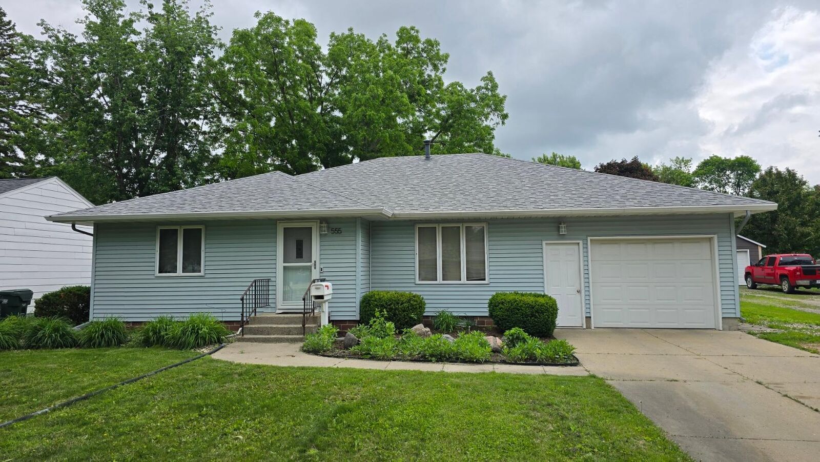 Property Photo:  555 Bluff Street NE  MN 55350 
