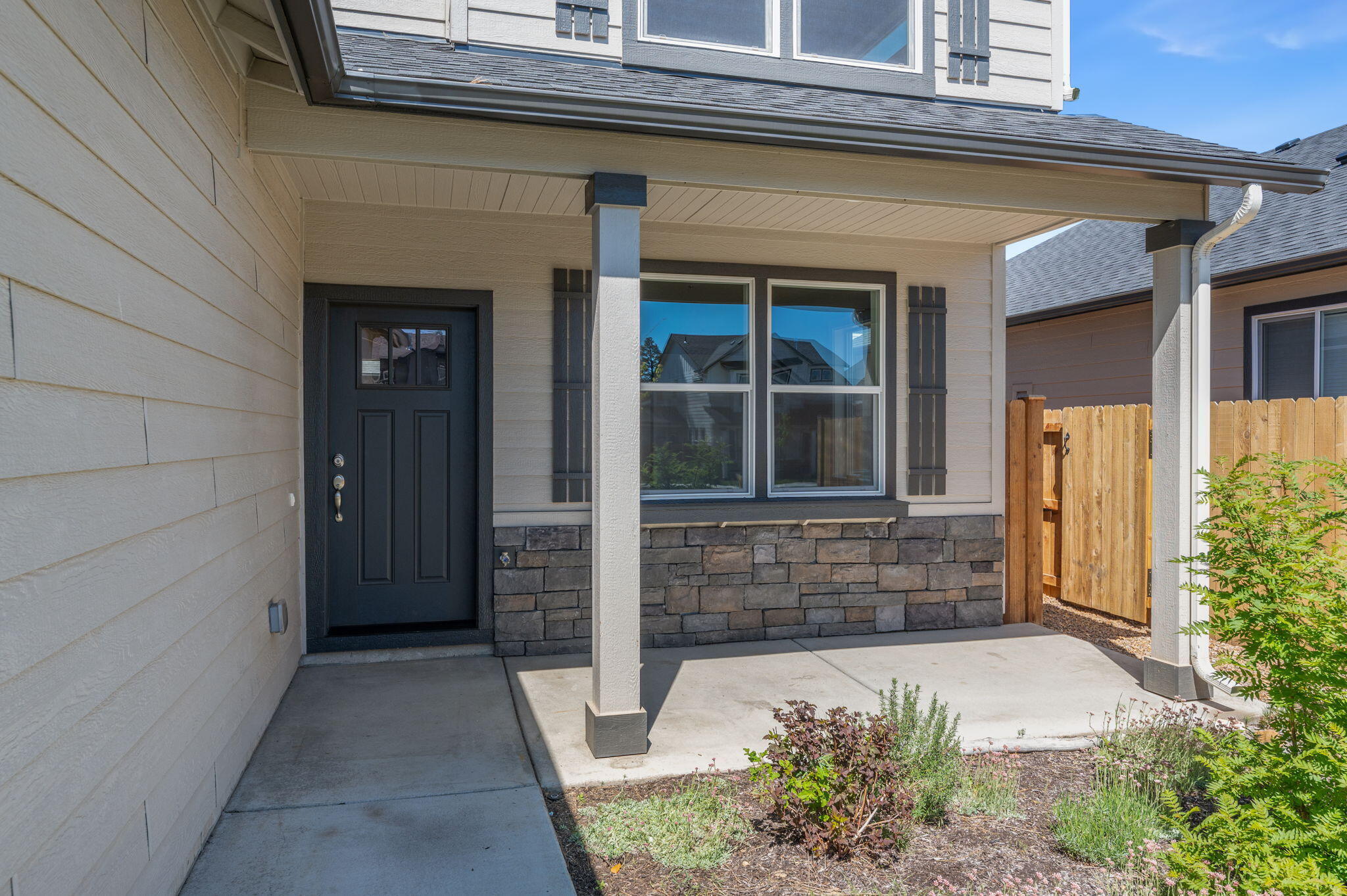 Property Photo: 683 N Willitts Street OR 97759