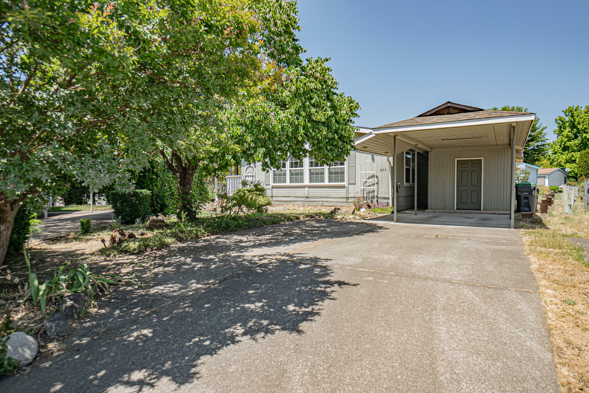 Property Photo: 885 Mindy Sue OR 97501