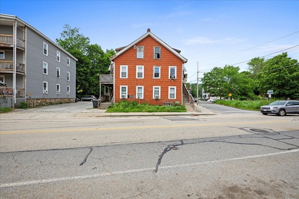 39 Worcester St  Southbridge MA 01550 photo