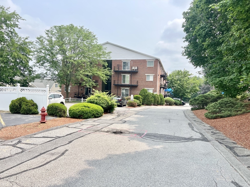 Property Photo: 1506 Gorham St 304 MA 01852