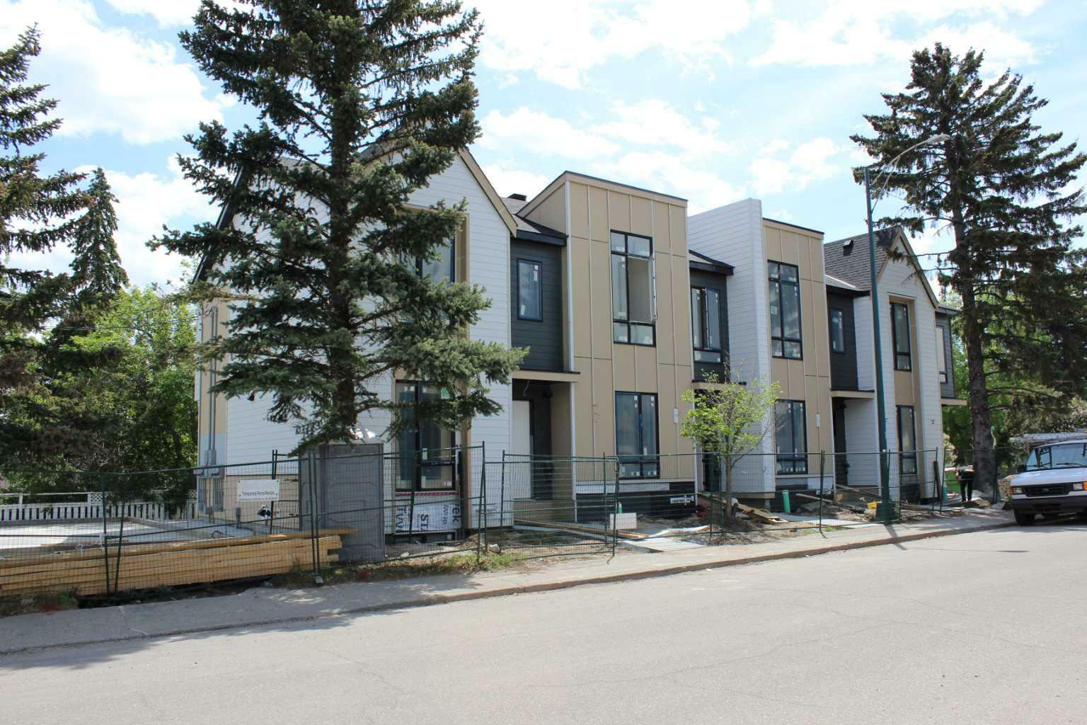 Property Photo: 2371 20 Avenue NW AB T2M 4C9
