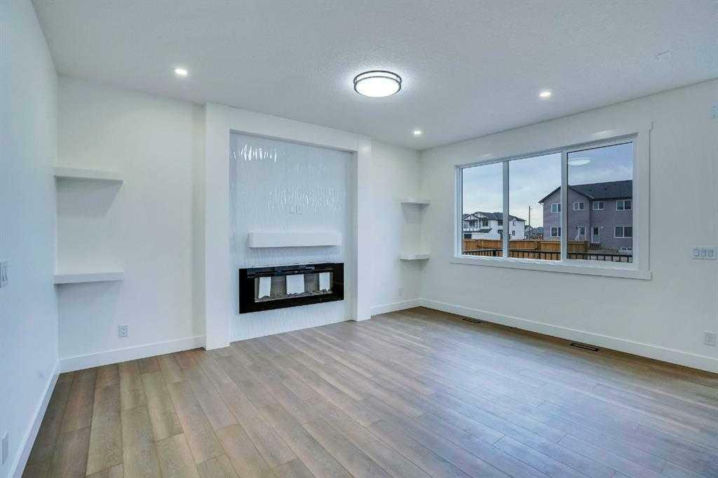 Photo de la propriété: 28 Saddlecrest Manor NE AB T3J 2K3