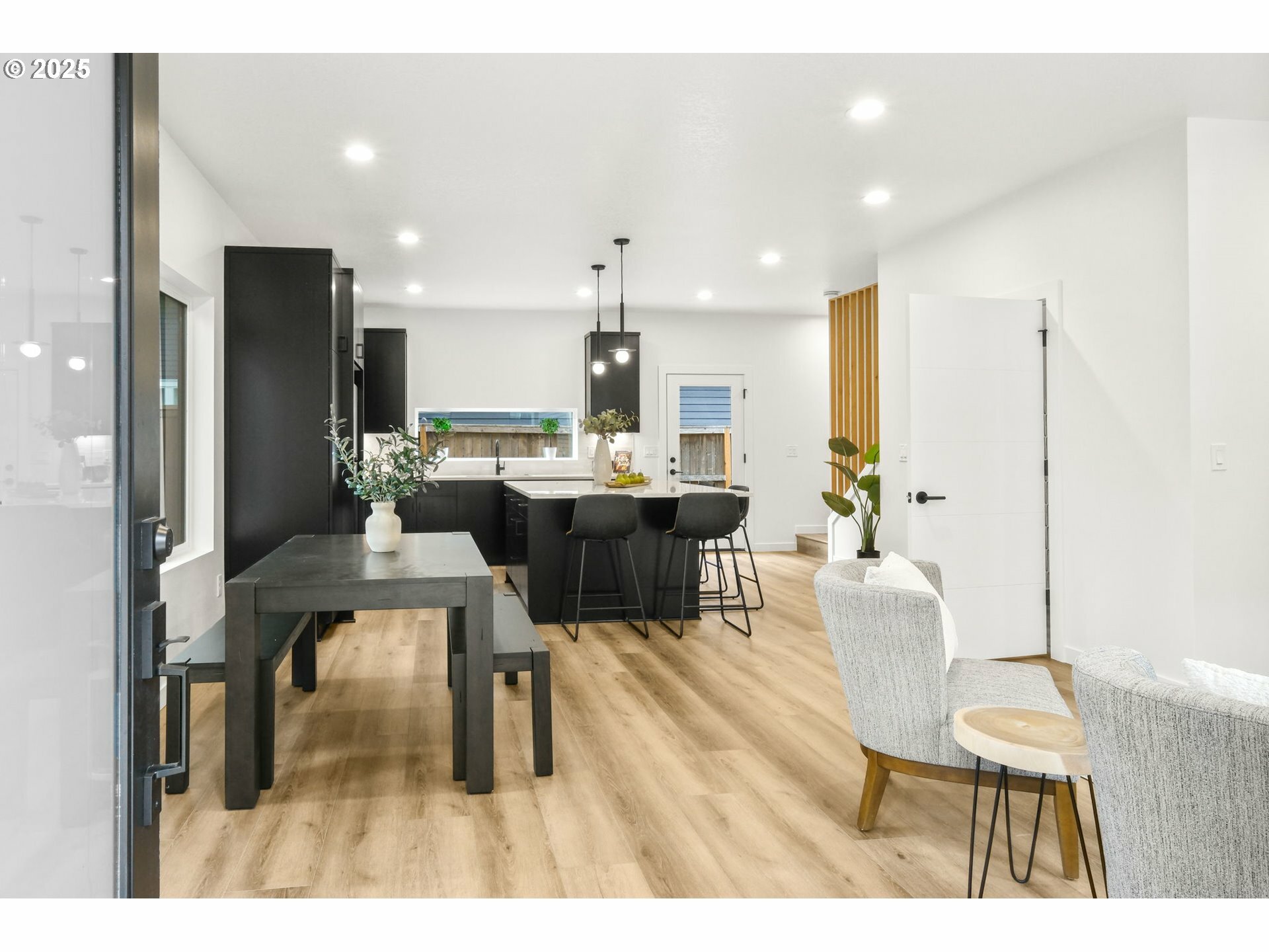 Property Photo: 3534 NE 44th Ave OR 97212