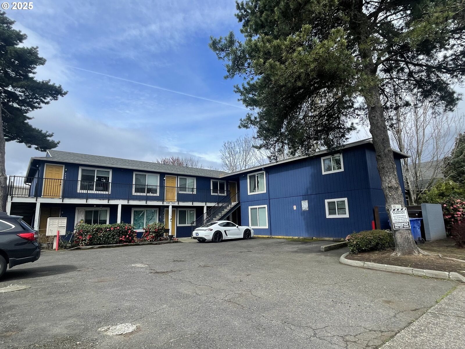Property Photo:  4425 4439 SE 26th Ave  OR 97202 