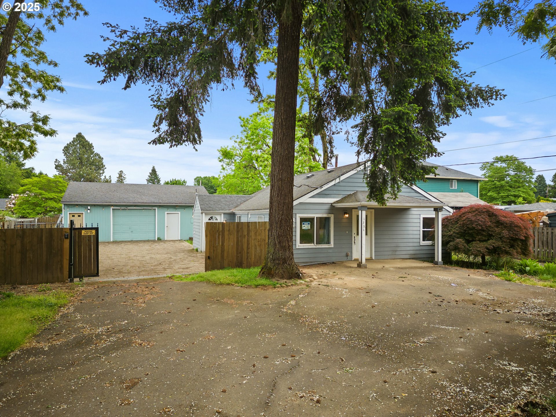 Property Photo: 1534 SE 176th Ave OR 97233