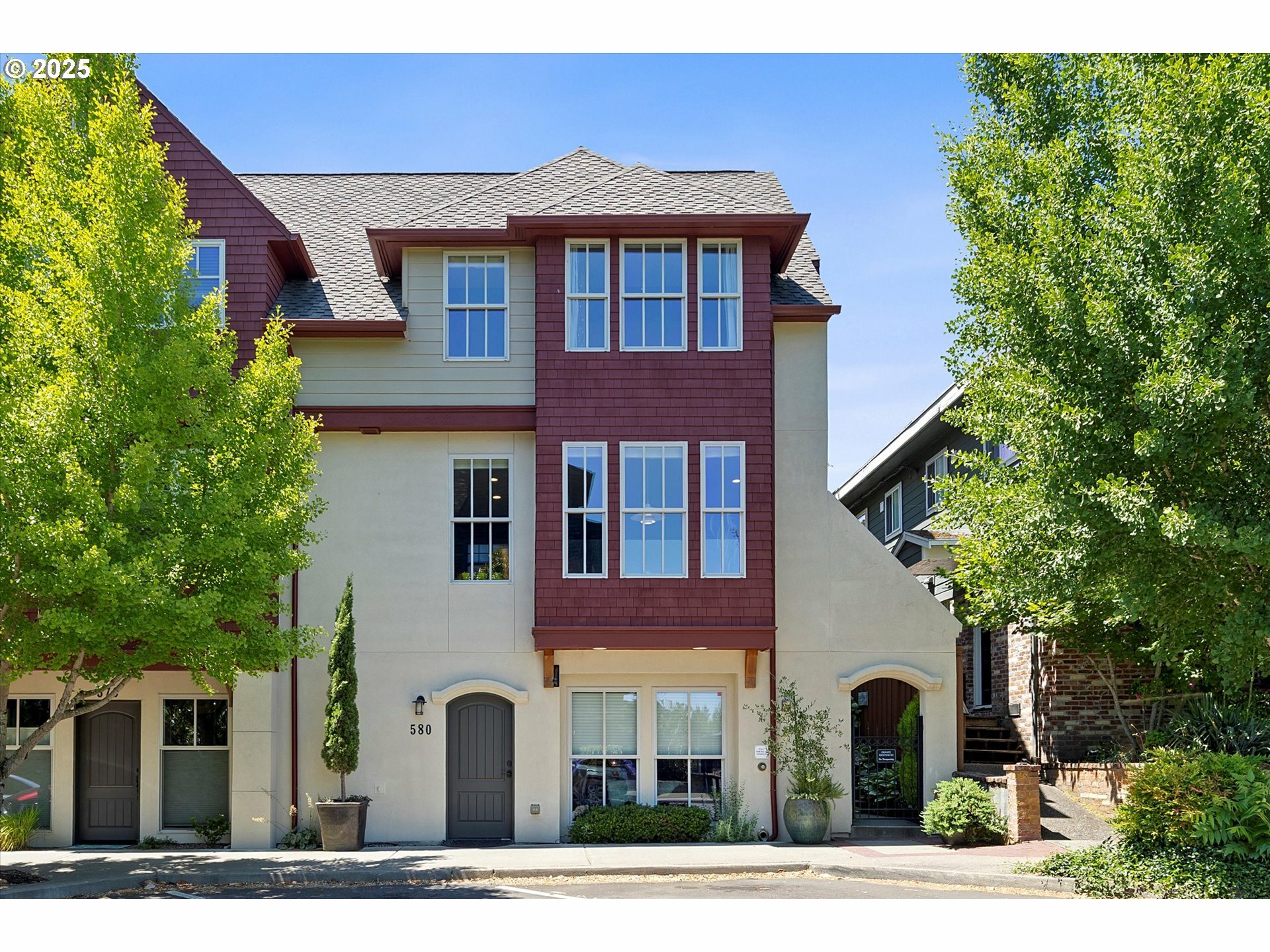 Property Photo: 580 2nd St OR 97034