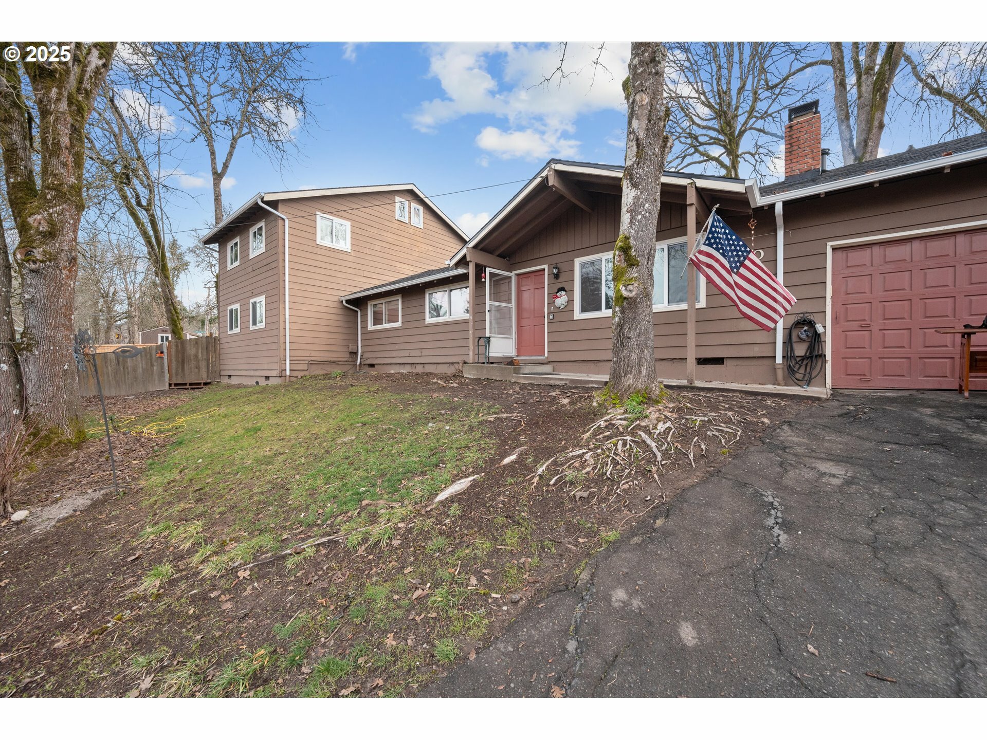 Property Photo: 7080 SW Taylors Ferry Rd OR 97223