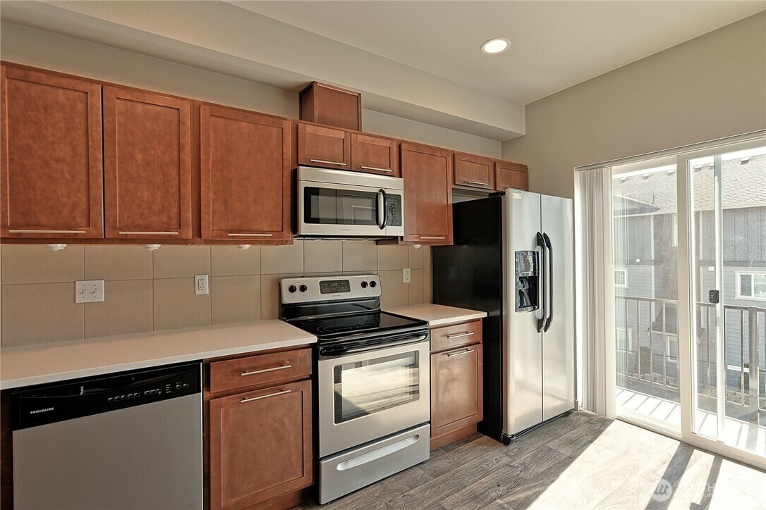 Property Photo: 1426 106th Place SE WA 98208