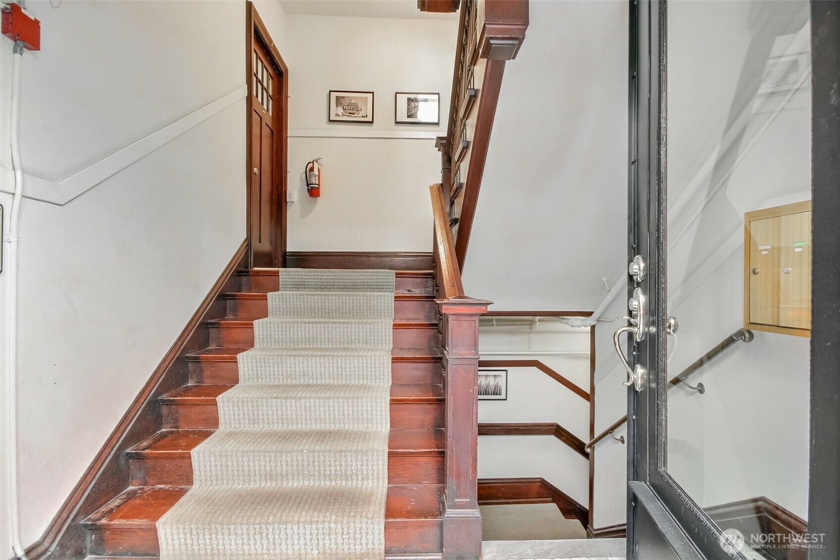 Property Photo:  125  Warren Avenue N B  WA 98109 