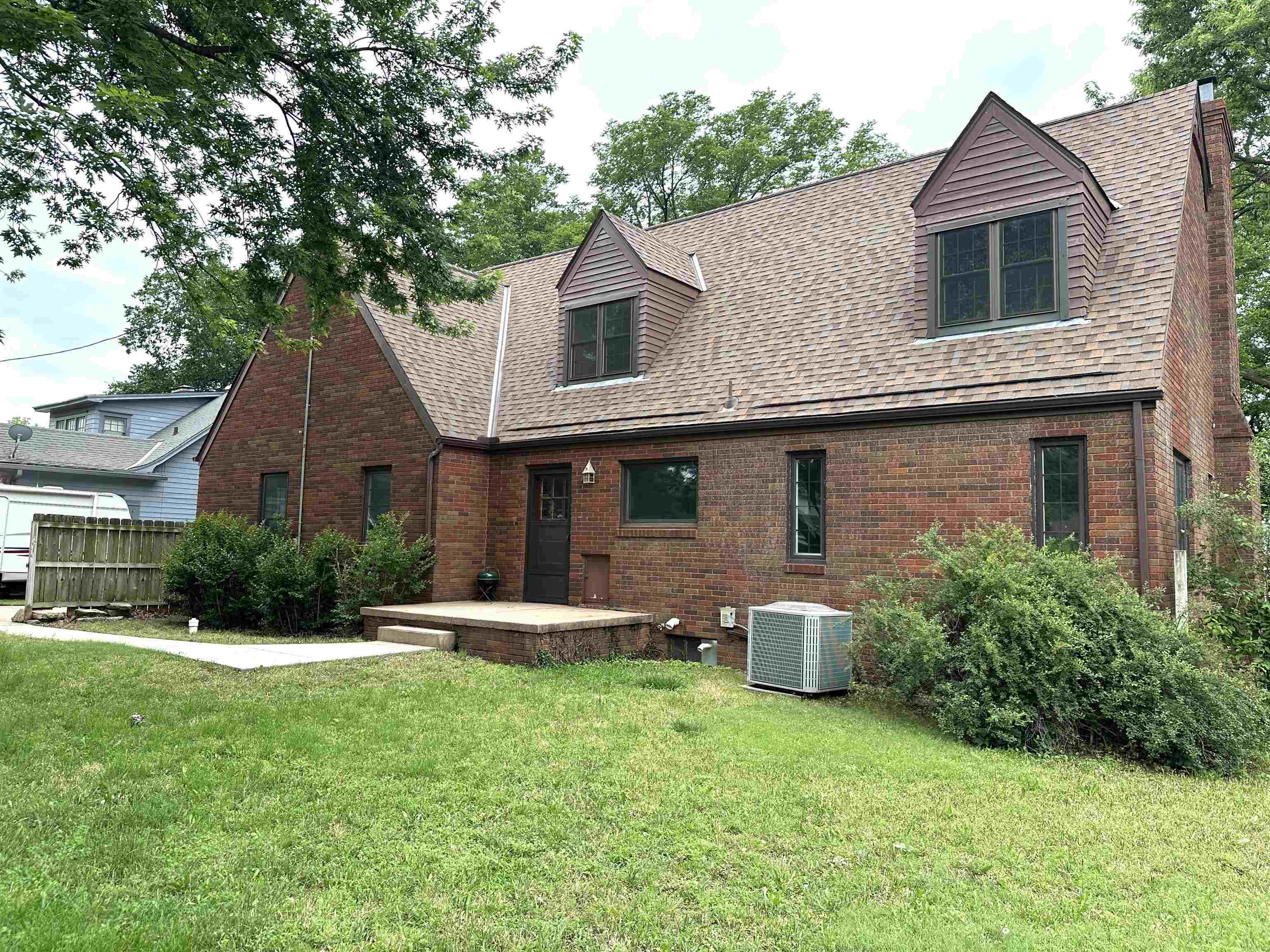 Property Photo: 725 N Anthony Ave KS 67003