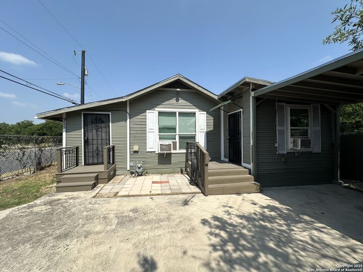 Property Photo: 955 Steves TX 78210