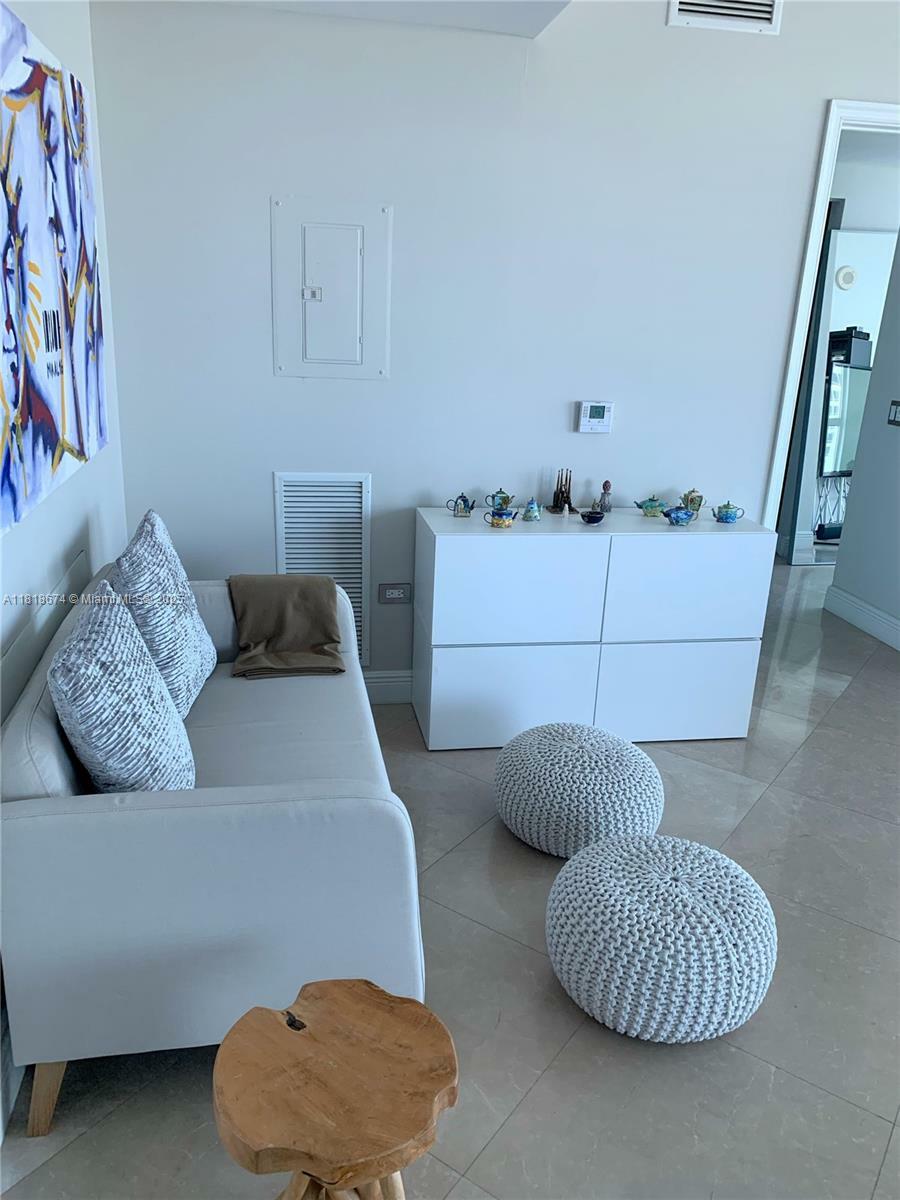 Property Photo: 480 NE 30th St 1505 FL 33137