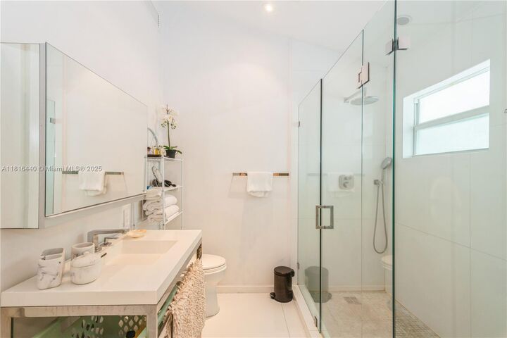 Property Photo: 798 Crandon Blvd 55-B FL 33149