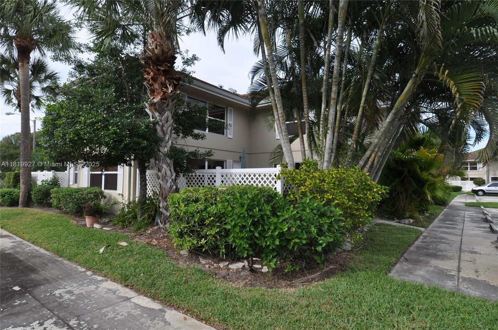 Property Photo:  3317 SW Sunset Trace Cir 3317  FL 34990 