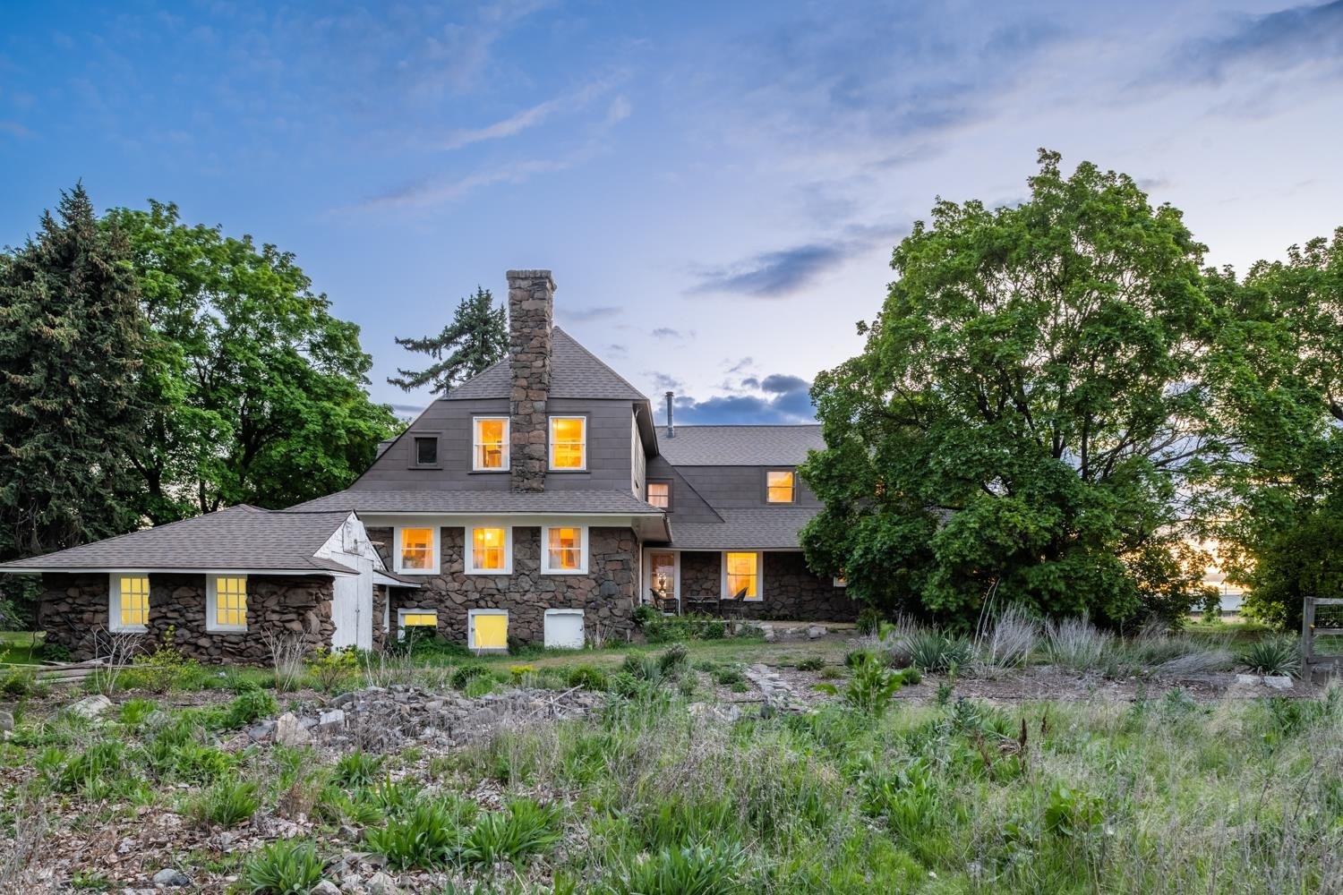 Property Photo: 1625 S Hayford Rd WA 99224