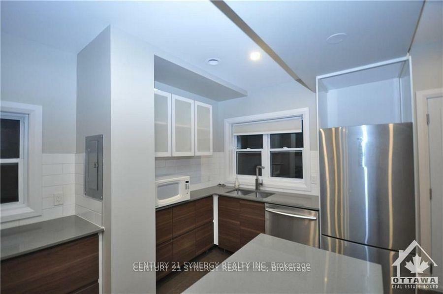 Property Photo:  571 McLeod Street 2  ON K1R 5R2 