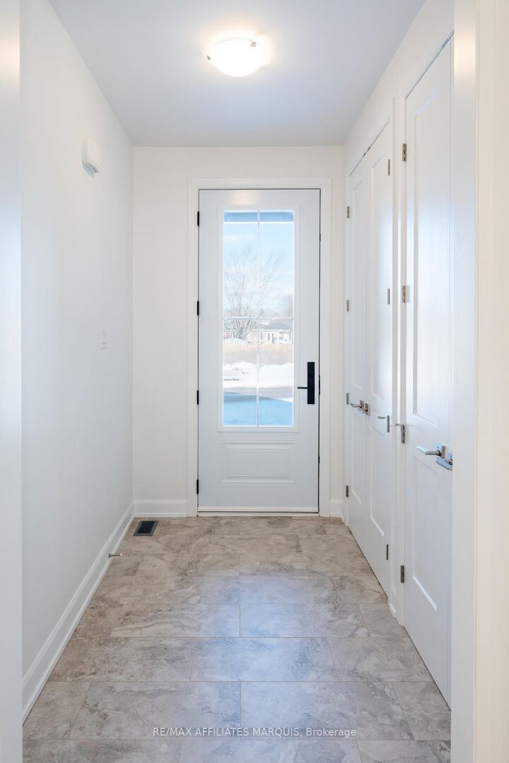 Photo de la propriété: 93 Rabb Street ON K7A 0L6