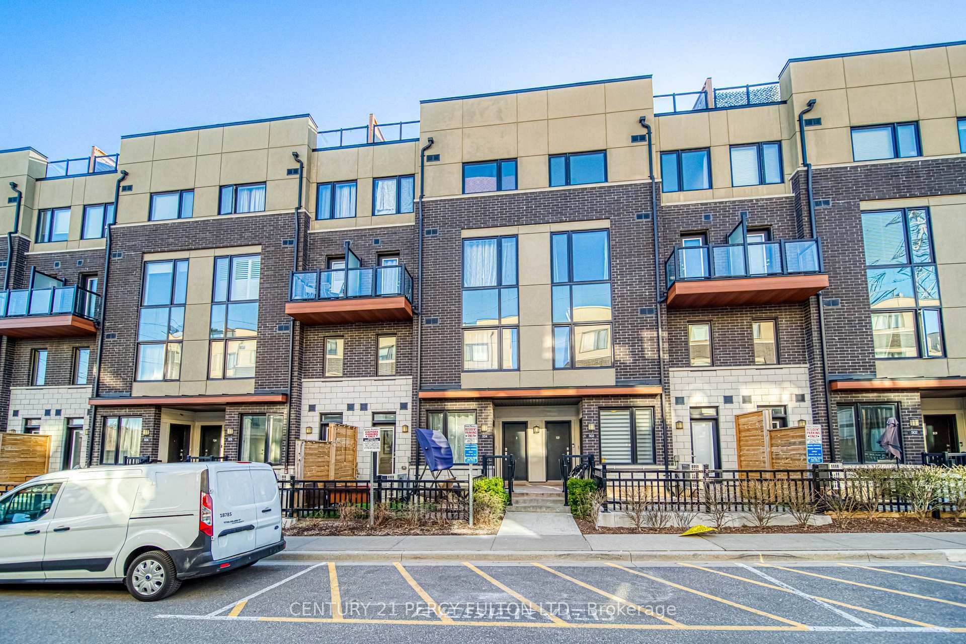 Photo de la propriété:  1555 Kingston Road 504  ON L1V 0E9 