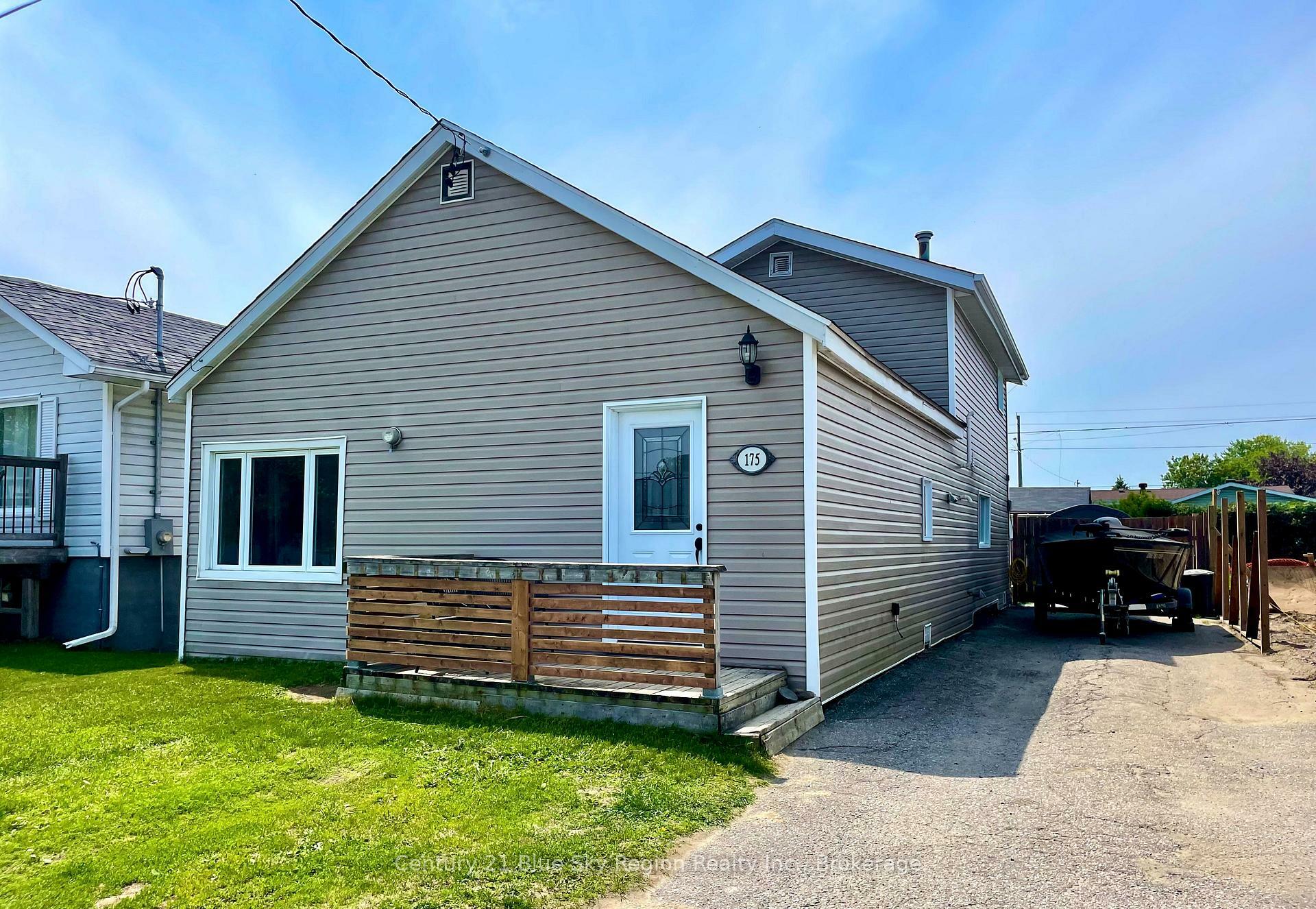 Photo de la propriété: 175 Carrie Street ON P2B 1A8