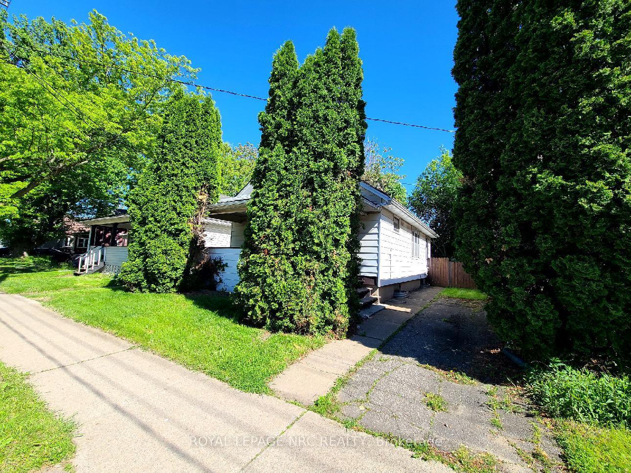Property Photo: 106 Carlton Street ON L2R 1R3