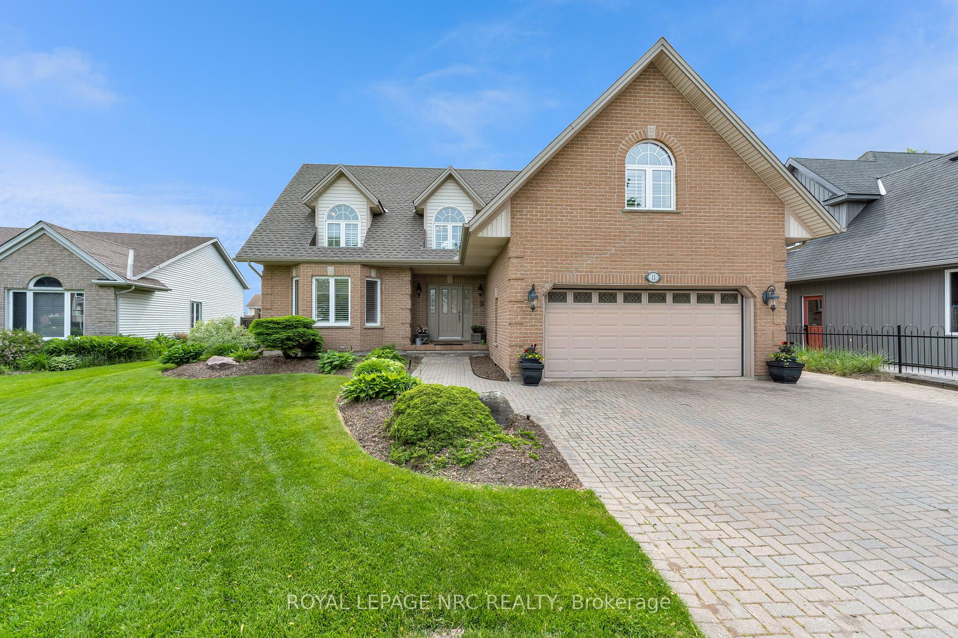 Property Photo: 11 Stefanie Crescent ON L3C 6X6