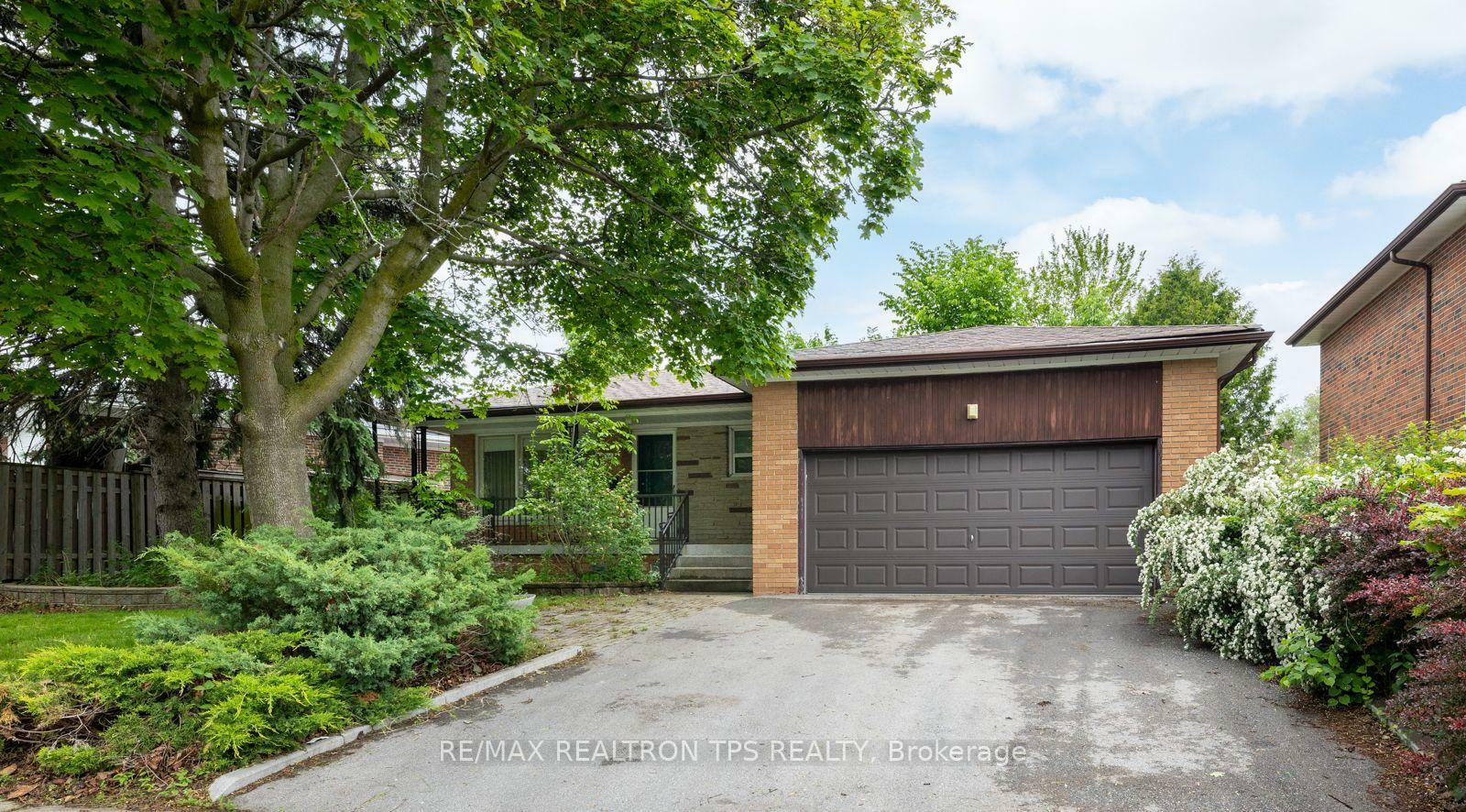 Property Photo: 54 Portico Drive ON M1G 3R6