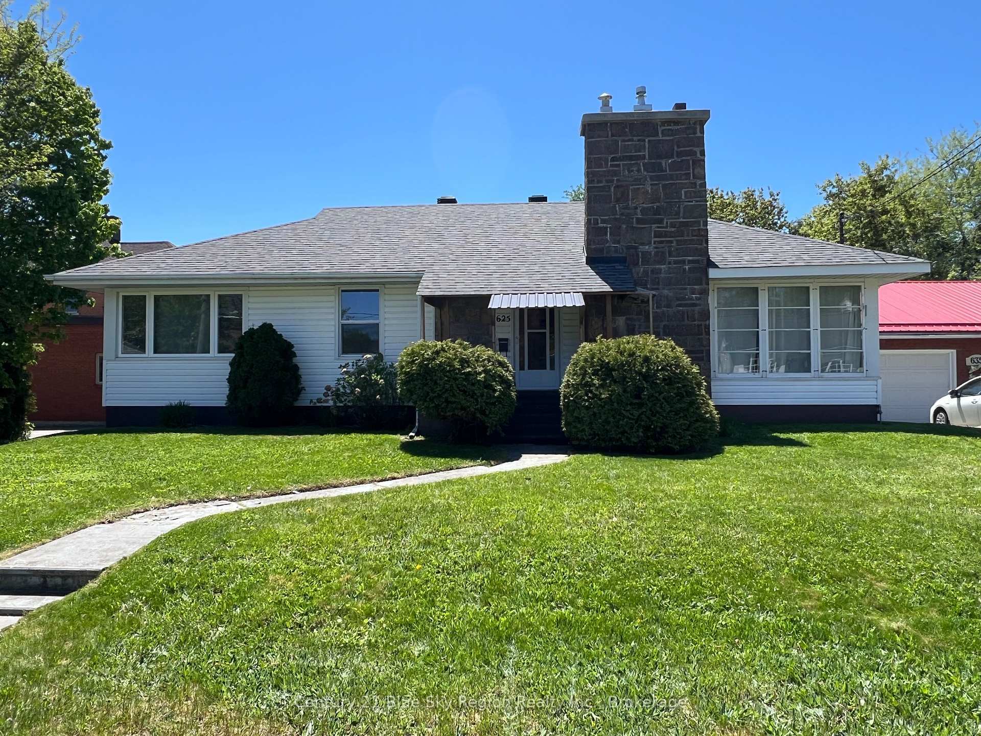 625 Scollard Street  North Bay ON P1B 5A2 photo